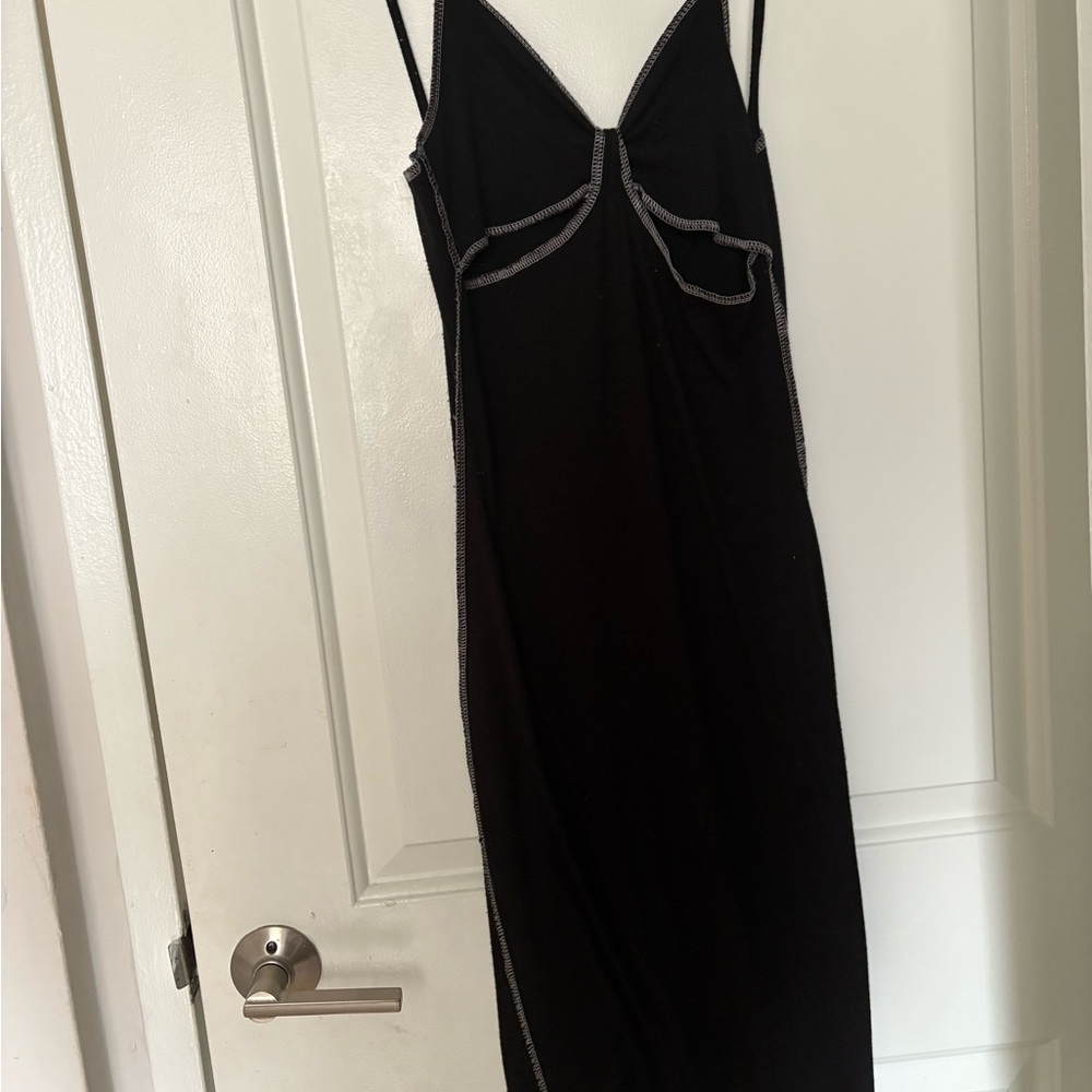 Chic Black Midi Dress with Contrast Stitching
